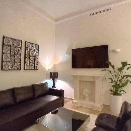 Bari Downtown Luxury Apartment Exterior photo